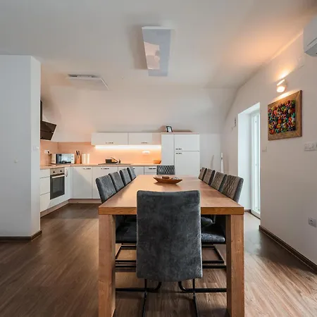 Апартаменты Apartmaji Enia Ratece-planica,