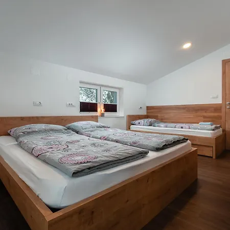 Daire Apartmaji Enia Ratece-planica, *
