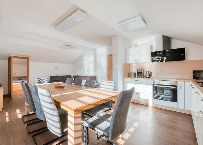 Apartmaji Enia Ratece-planica, *